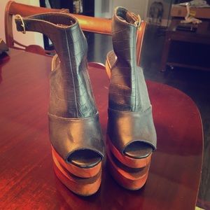 Platform, Heelless, Slingback Shoe